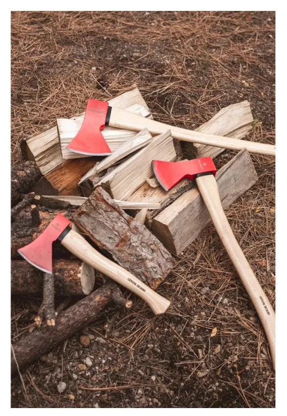 WOOD HANDLE AXE  MEDIUM - APPR